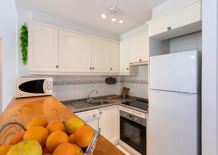 Lägenhet Fontana Iv, 2 Dormitorios, By Bookindenia *