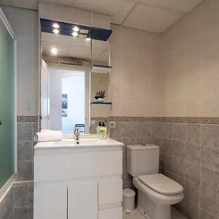 Apartamento Fontana Iv, 2 Dormitorios, By Bookindenia *