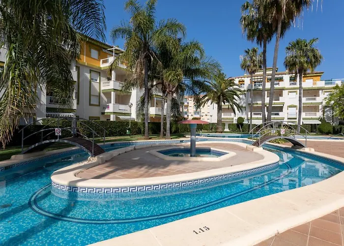 Apartman Fontana Iv, 2 Dormitorios, By Bookindenia *