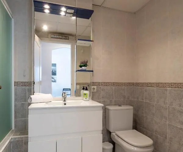 Apartman Fontana Iv, 2 Dormitorios, By Bookindenia *